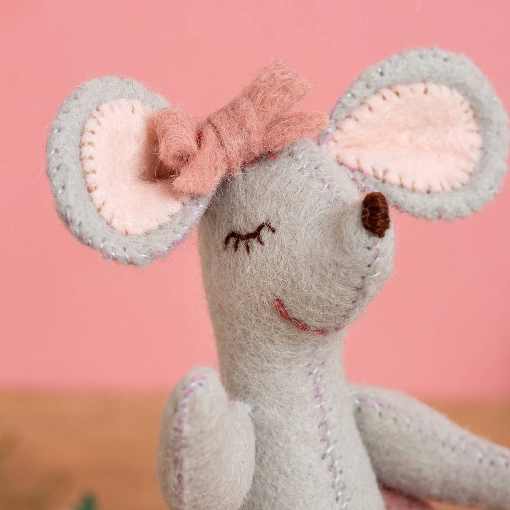 Little Mouse Ballet Dancer: Felt Craft Mini Kit - Freshie & Zero Studio Shop