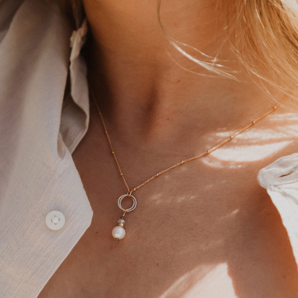 Audrey Necklace - White Pearl - Freshie & Zero
