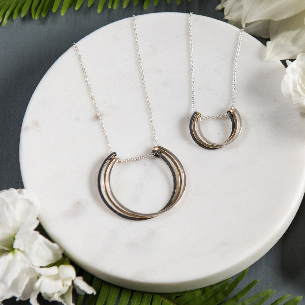 mixed honey petals necklace - Freshie & Zero