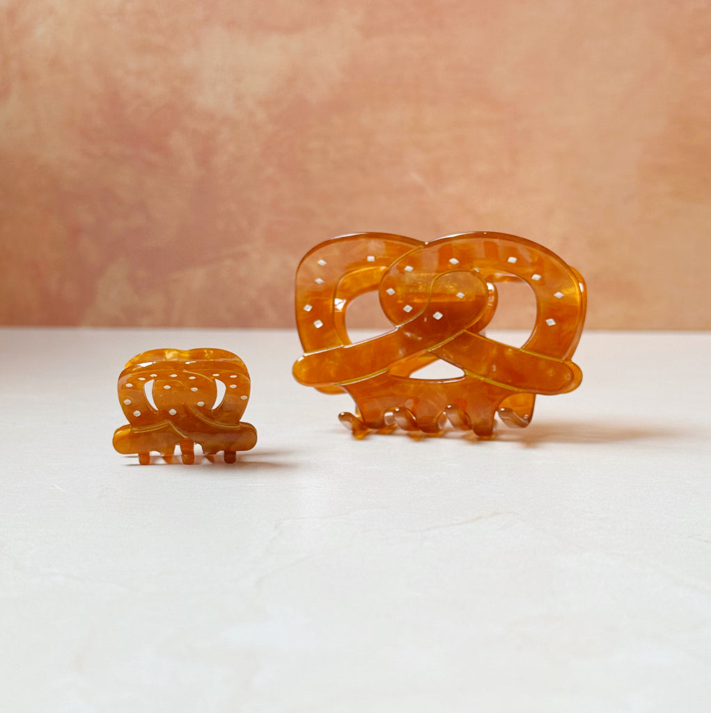 Hair Claw Clip: Pretzel - Freshie & Zero Studio Shop