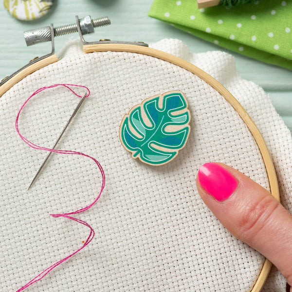 Monstera Leaf Magnetic Needle Minder | Gift for Crafters - Freshie & Zero Studio Shop