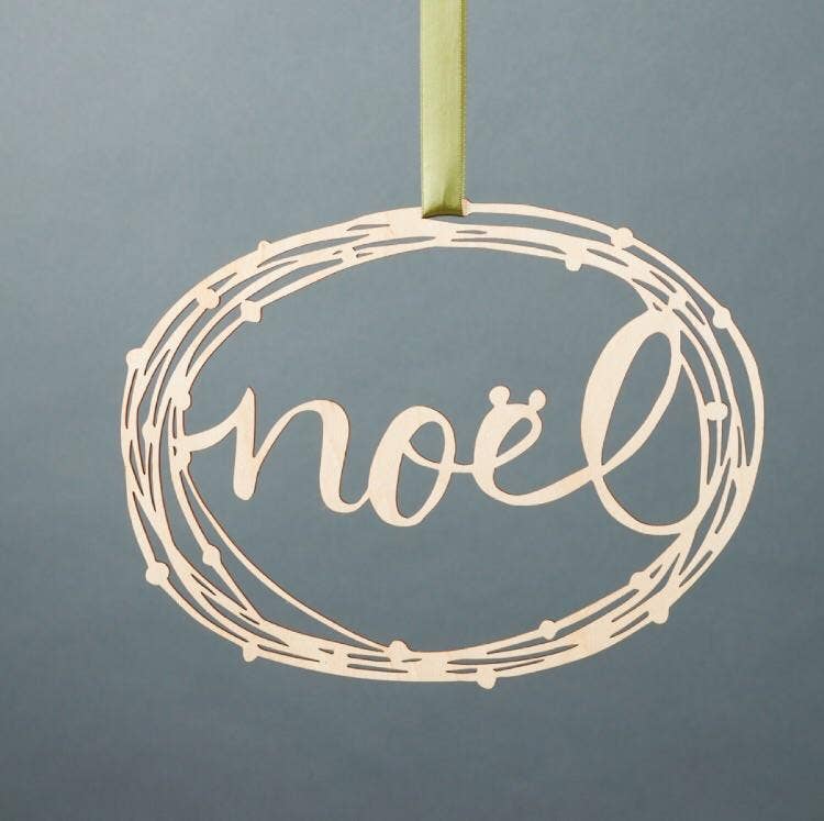 Papercut Wooden Wreath: Noel - Freshie & Zero
