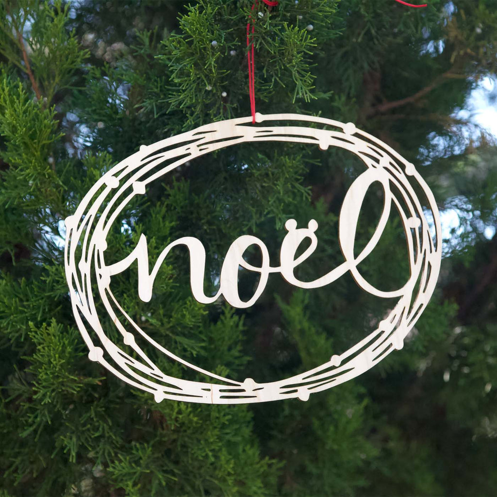 Papercut Wooden Wreath: Noel - Freshie & Zero